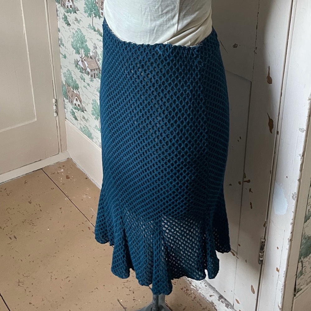Unique Form Fitting & Flattering Pencil Skirt